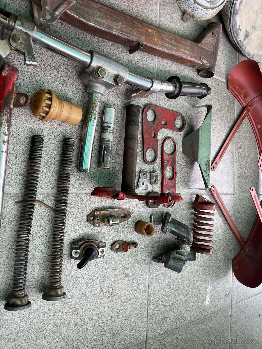 Jawa 50 550 pařez - rozebraný - 6