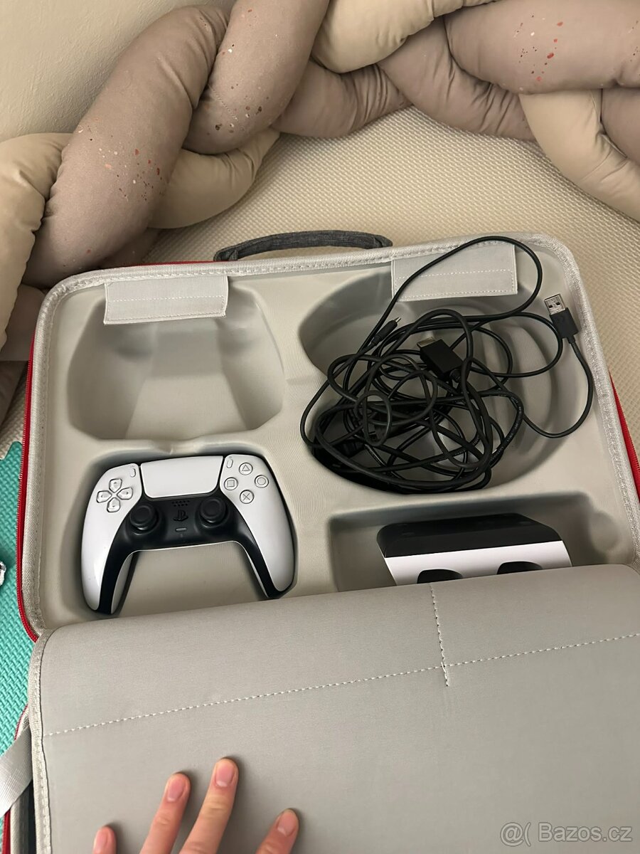 Playstation 5 + kufřík + hry - 6