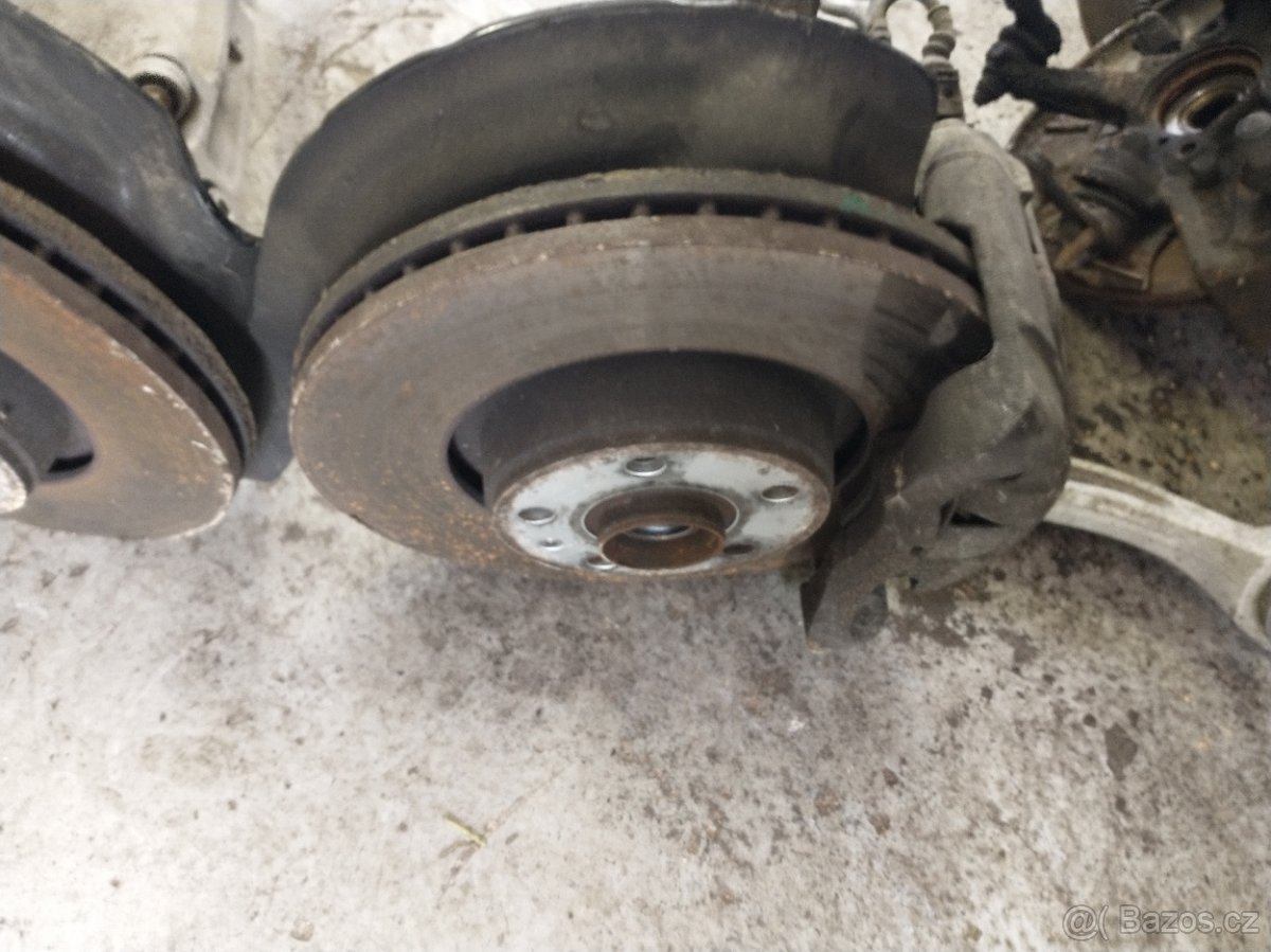Přední těhlice s ramenama Audi A6 4F - 6