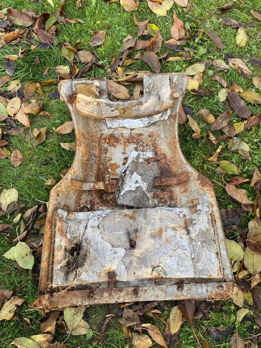 Kryt motoru MF-70 Agrostroj Jičín - 6