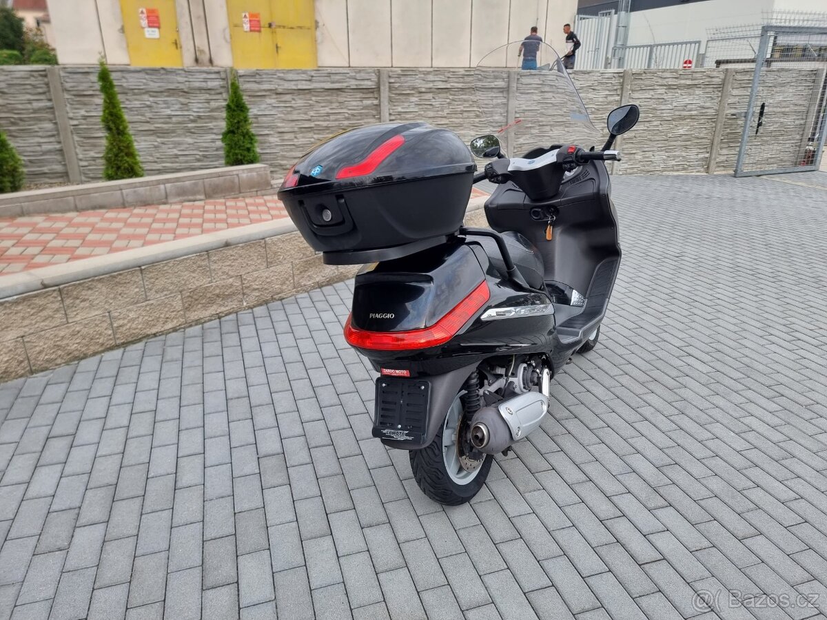 Piaggio X8 200 - 6