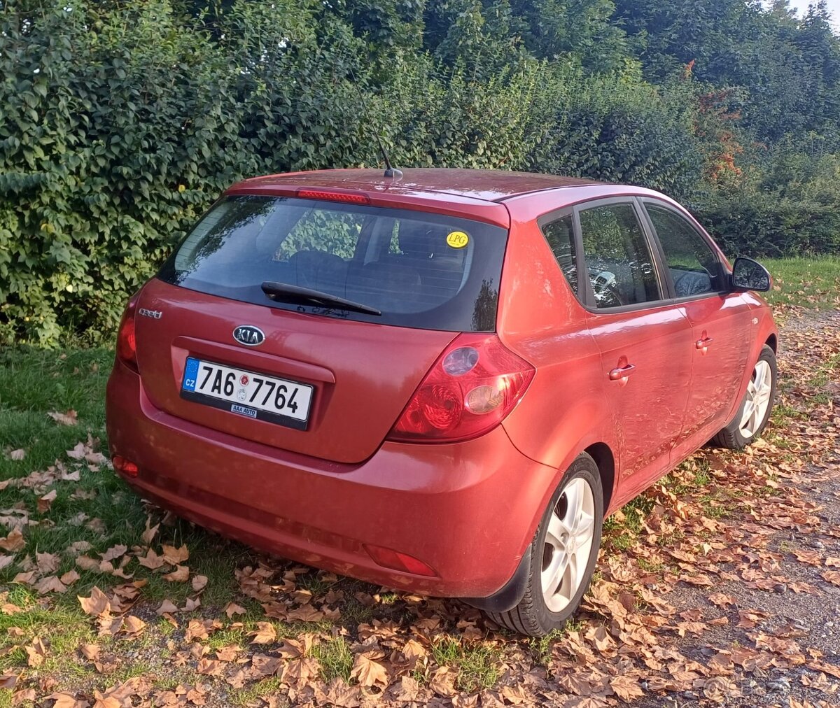 Kia Ceed 1.4i 80 kW benzín + LPG - 6