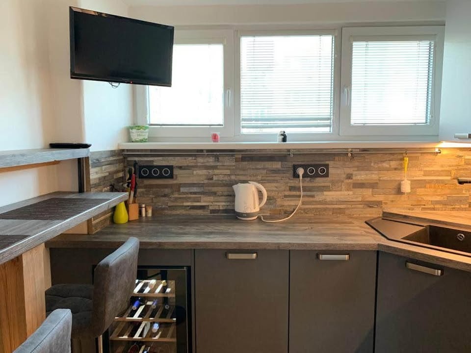 Pronájem bytu 1+1 45 m² Osadní, Praha - Holešovice - 6