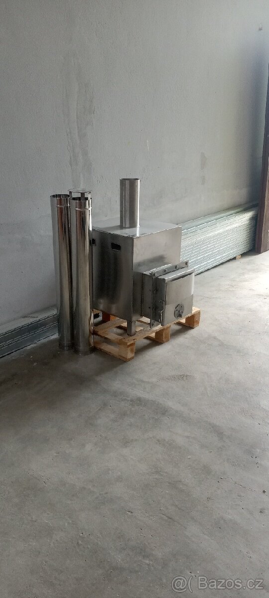 Nerezova Kamna s venkovním prikladani dřeva. - 6