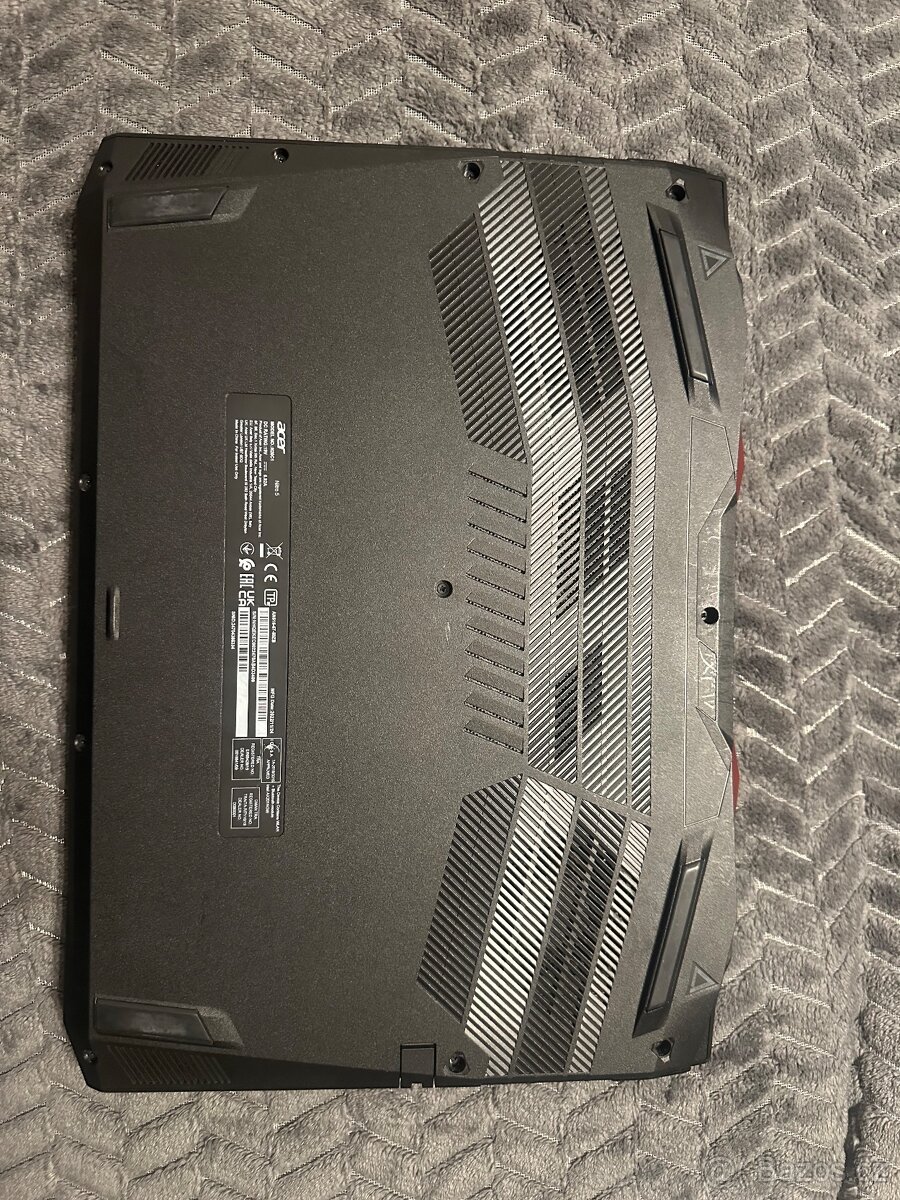 Herní notebook acer nitro V - 6
