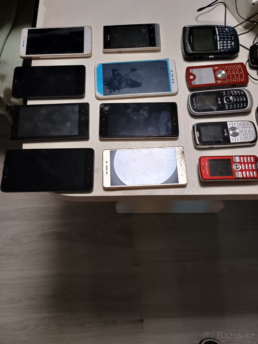 Staré mobilní telefony - 6