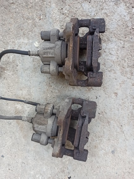 BMW F30 320d díly - 6