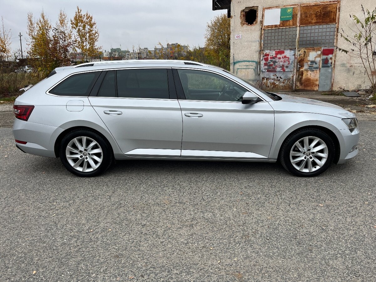 Škoda Superb 2.0tdi 140kw manuál po servisu nehavarované - 6