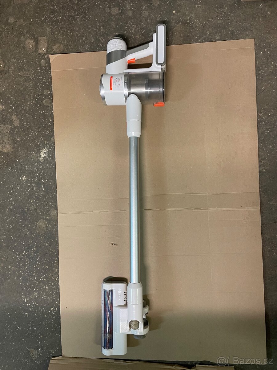 Tyčový bateriový vysavač - 6