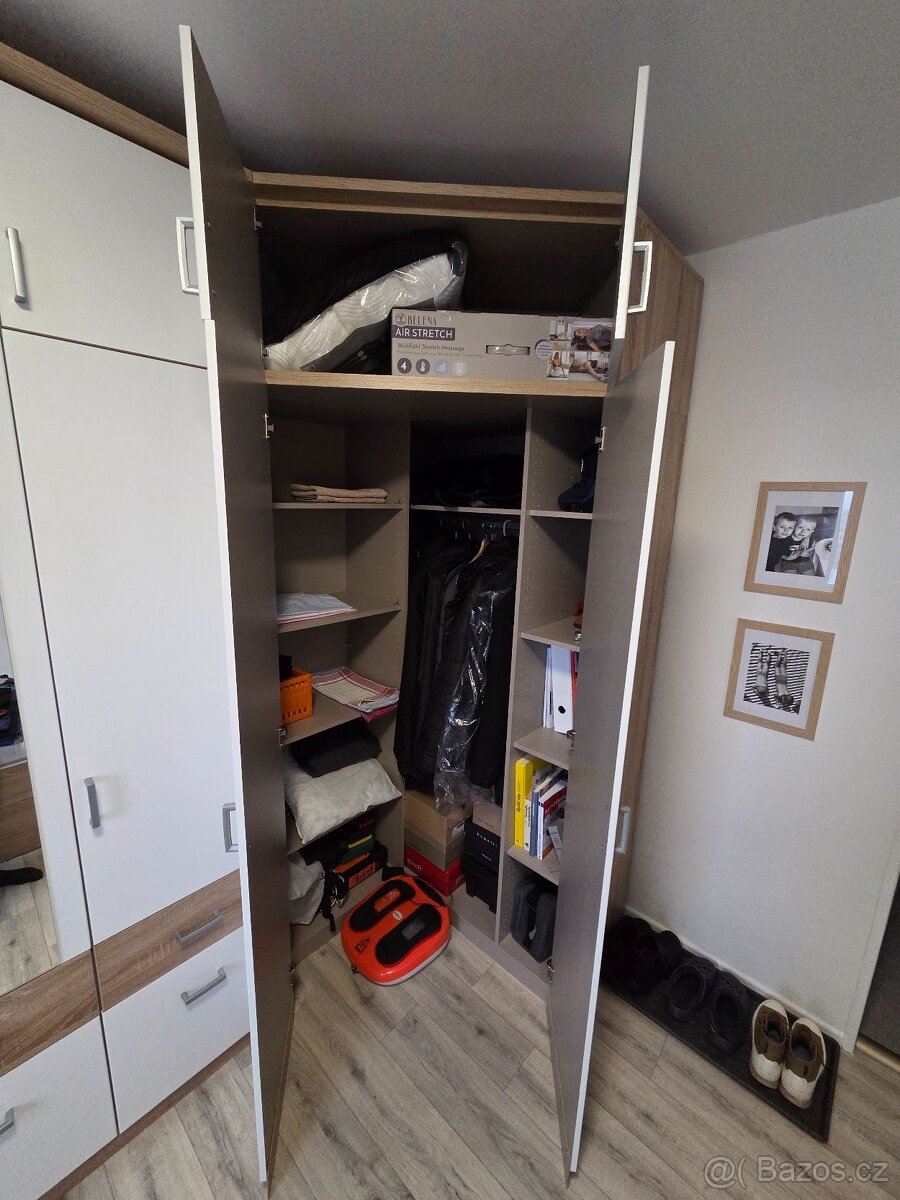 Téměř nová skříň - 6