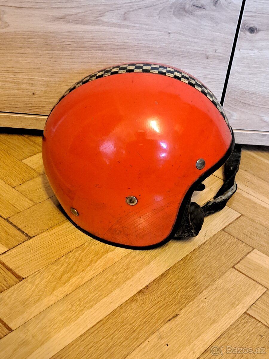 Přilba na veterána, retro přilba- KOVONA KARVINÁ- 57-58 - 6