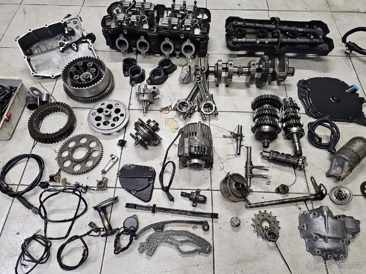 Díly motoru pro Suzuki GSXR 750 Srad gsxr750 - 6