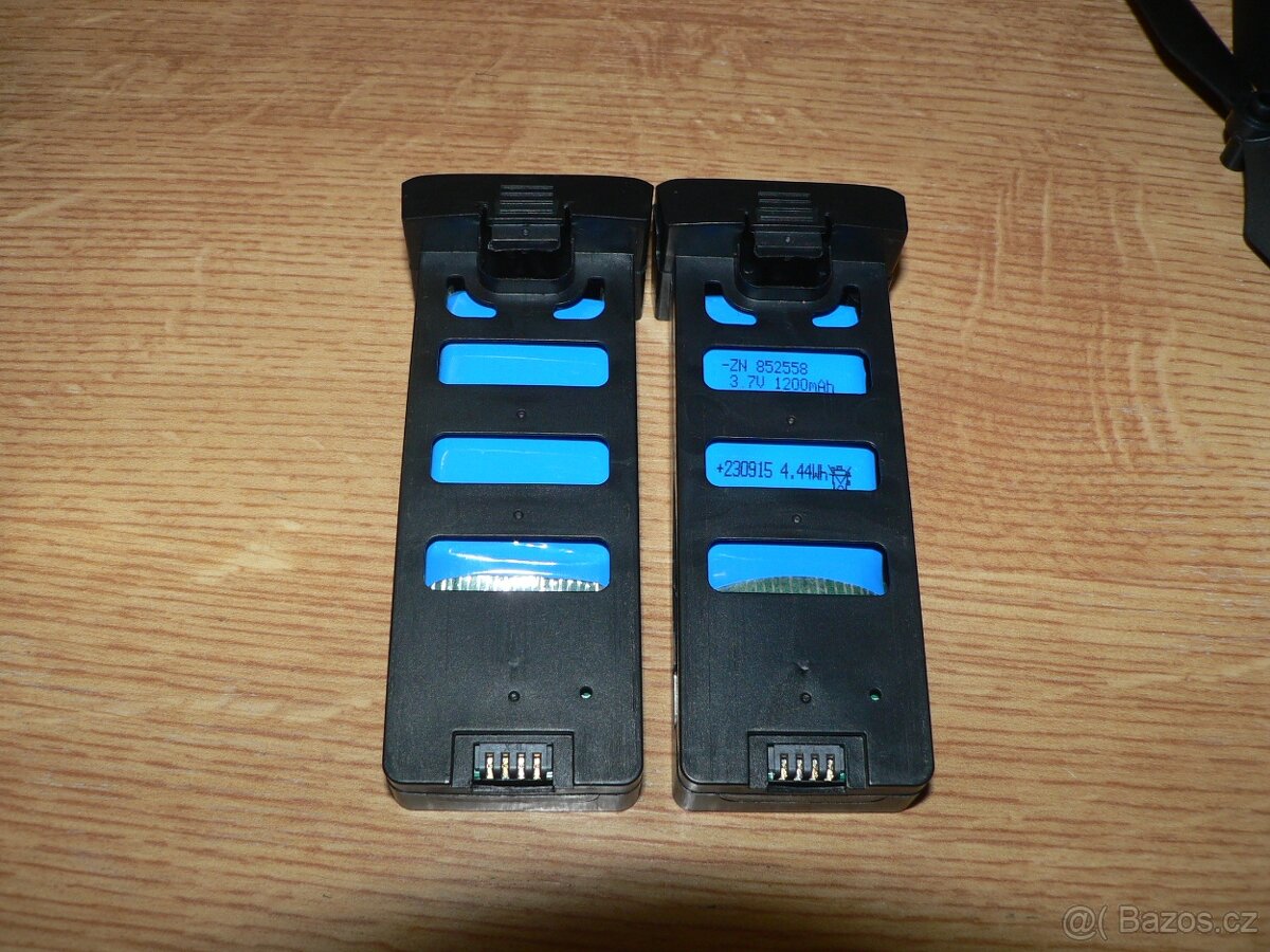 Wipkviey T26 skládací dron s kamerou 720p - 6