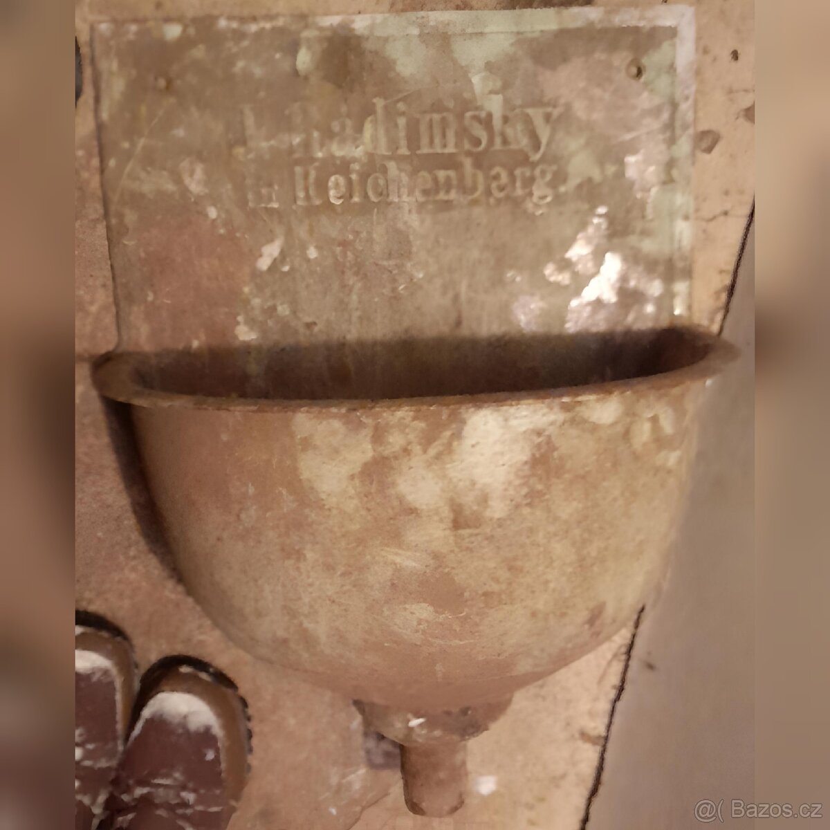 Stará litinová výlevka/umyvadlo - 6