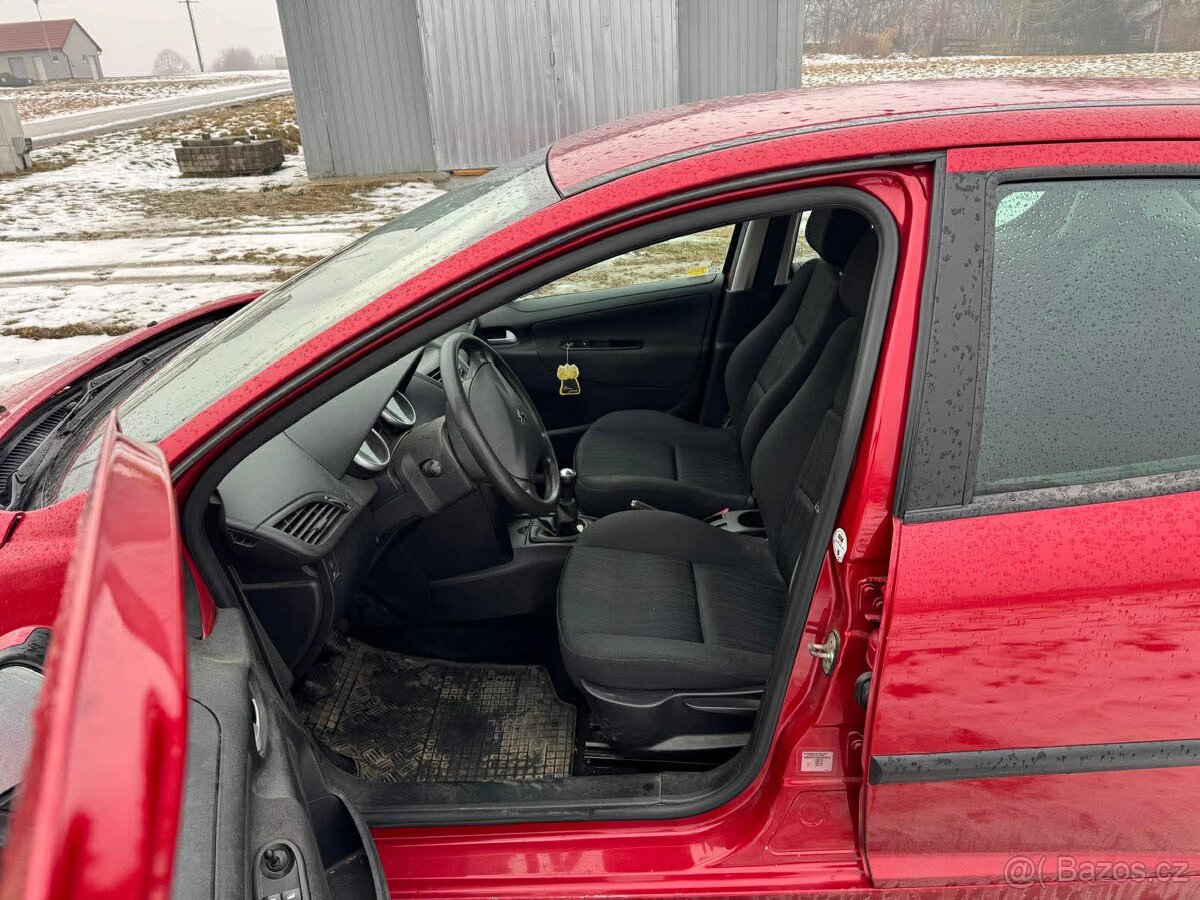 Peugeot 207 - 6