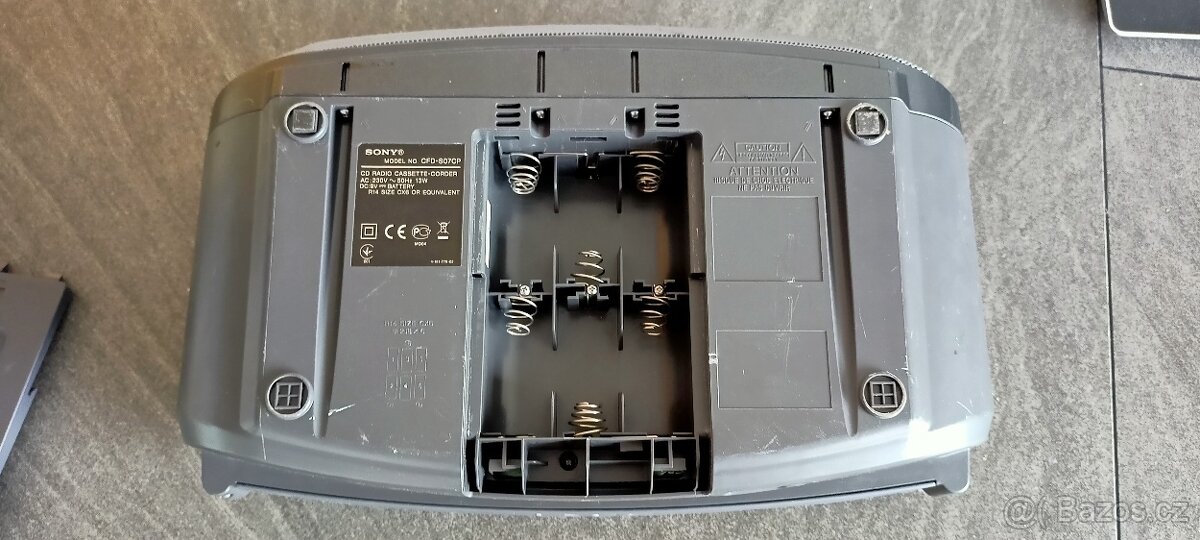 Reproduktory/rádio Sony na kazety a CD - 6