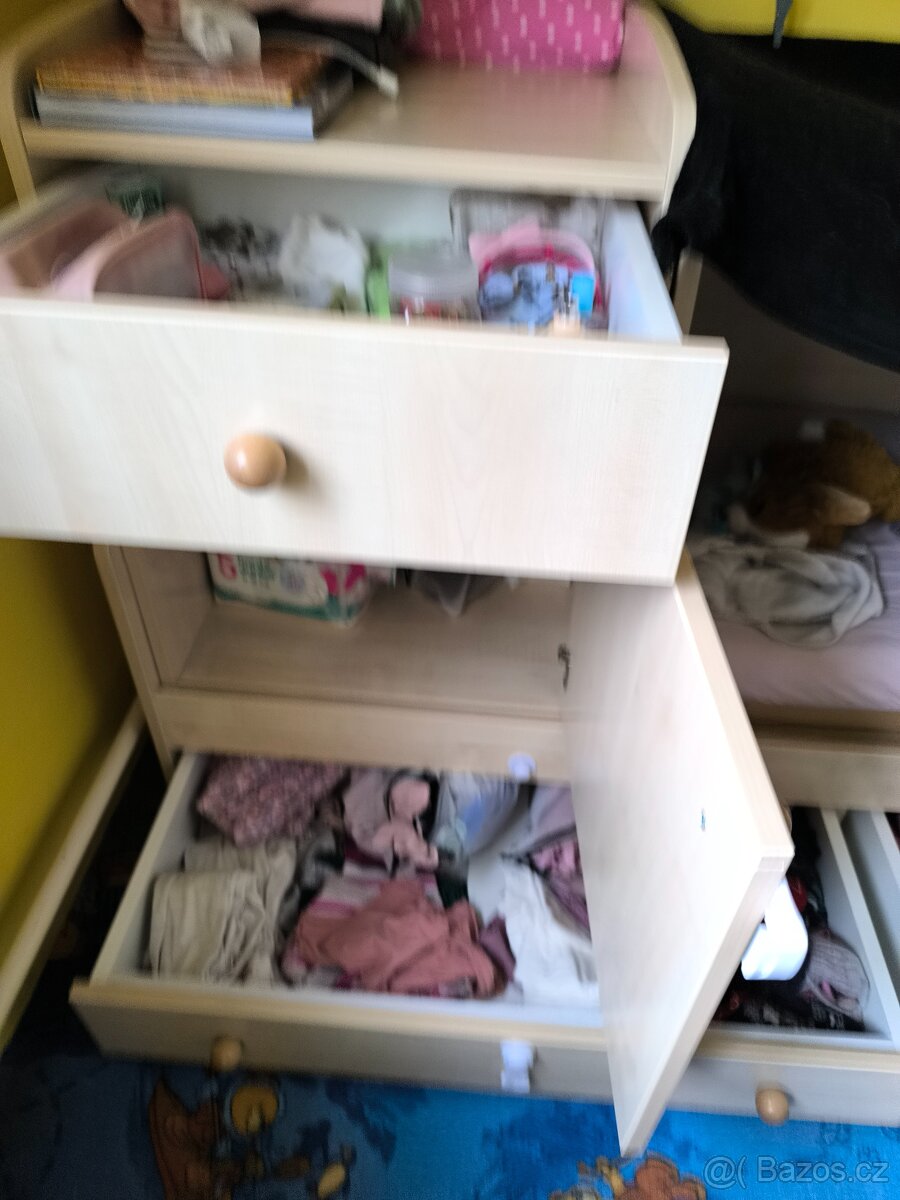 Dětská postýlka (pro kojence ale i větší dítě) - 6