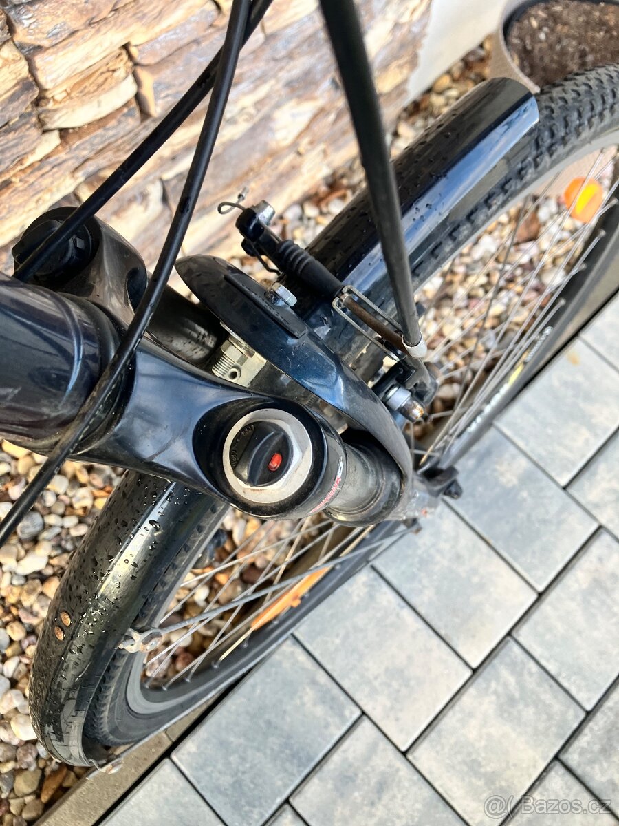 Dámské trekové kolo GT - 6