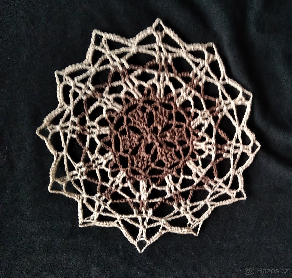 Malé ručně háčkované naškrobené bavlněné dečky - 6