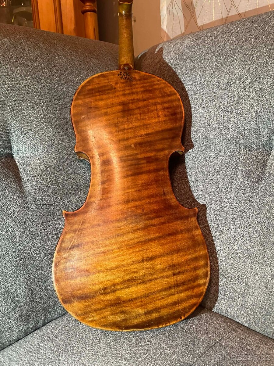 Housle 4/4 - 6