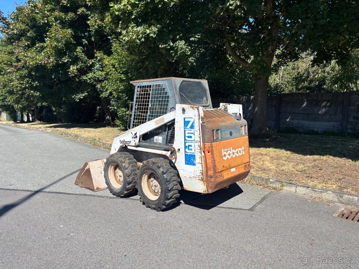 Kolový smykový nakladač Bobcat M753, hmotnost 2.28 t - 6