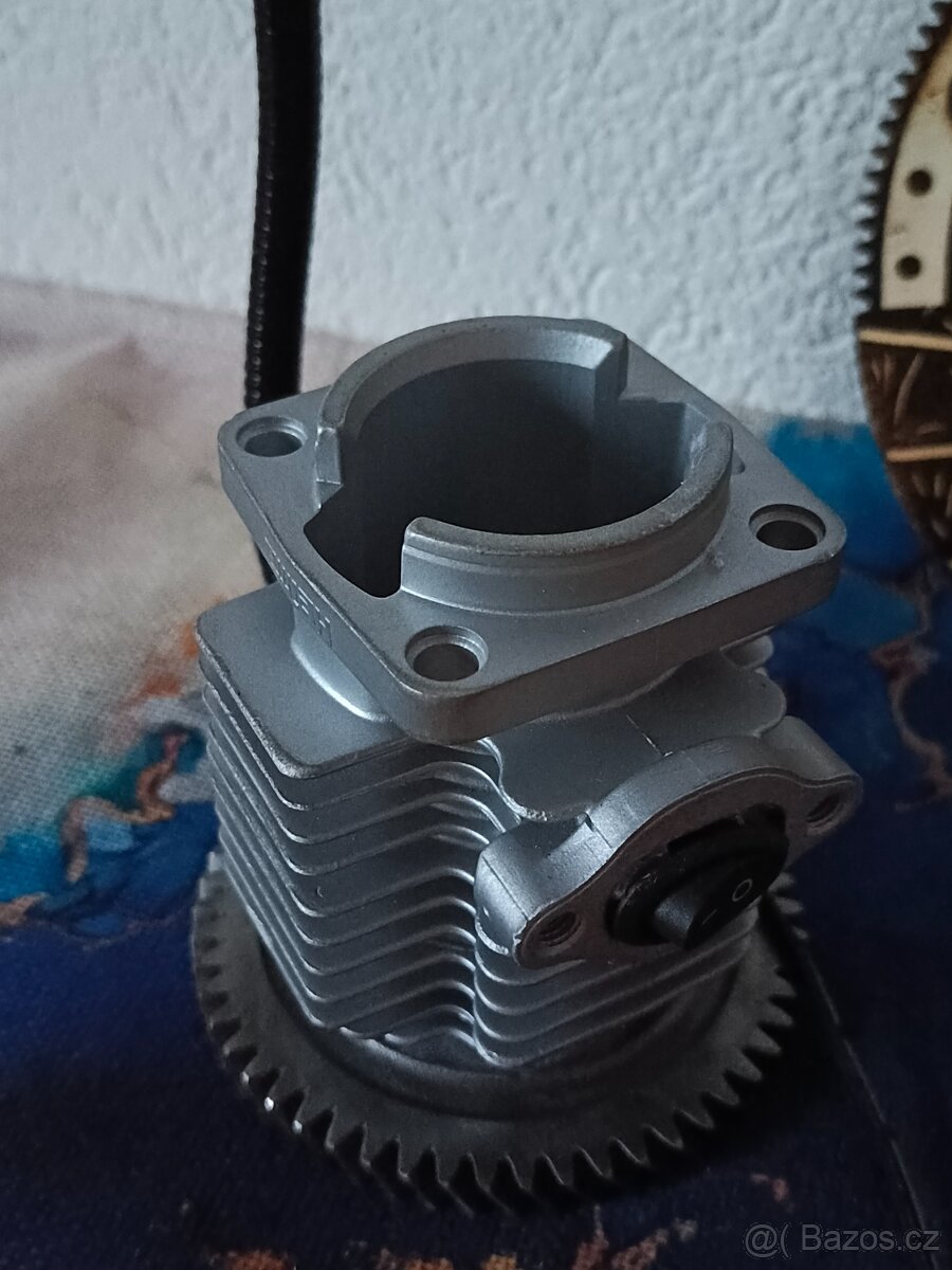 Lampička hlava válce - Autonábytek Kovář - 6