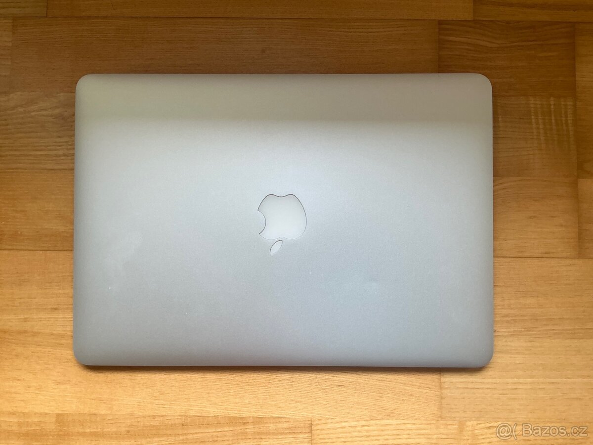 Apple MacBook Air 2017, 92 % baterie, Core i7 - 6