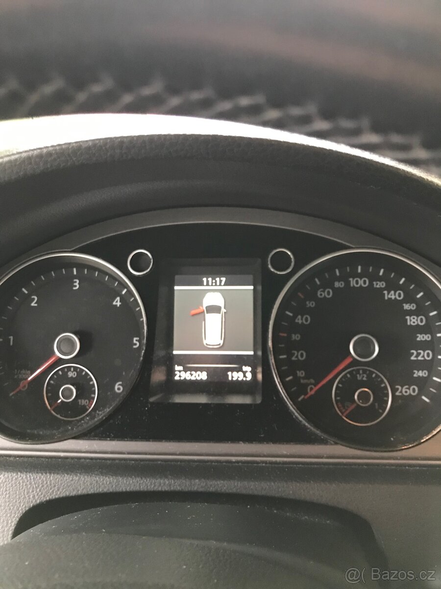 Volkswagen Passat B7 variant 2.0tdi - 6