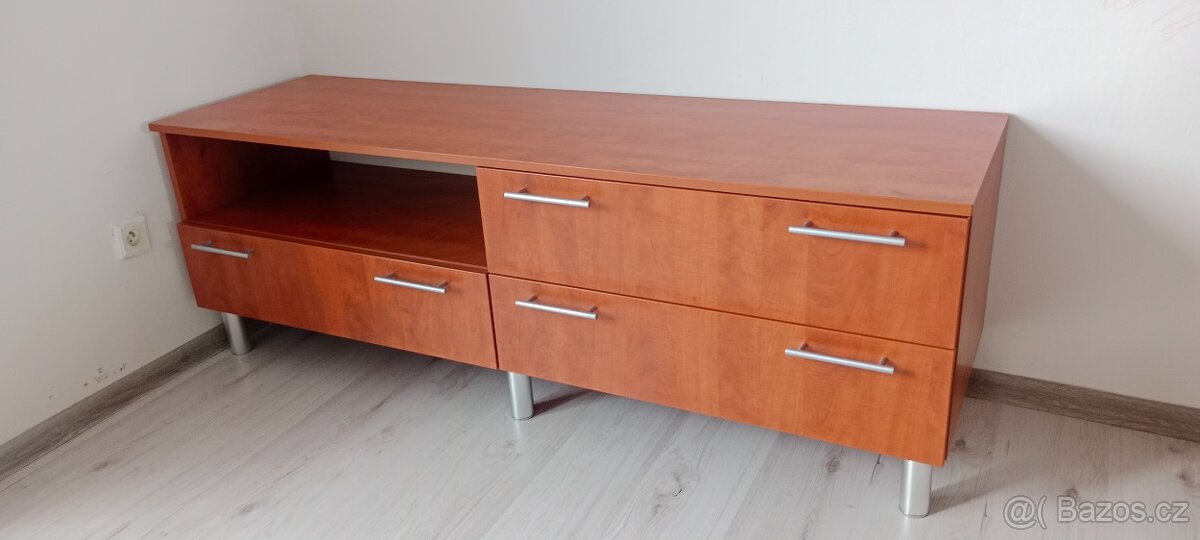 Prodám dvě skříňky - 6