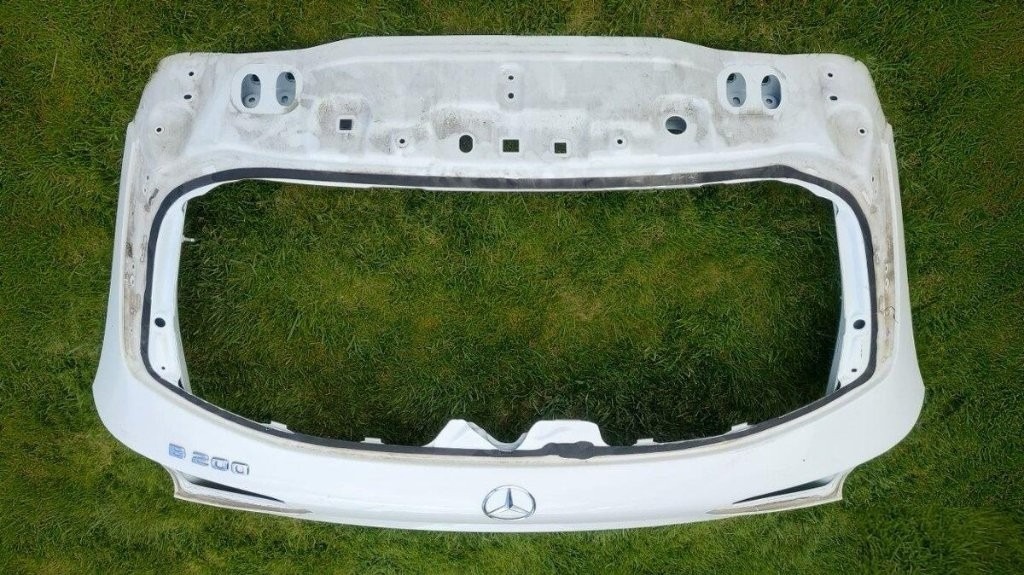 Mercedes B - class W247 2018 - zadna kapota dvere veko - 6