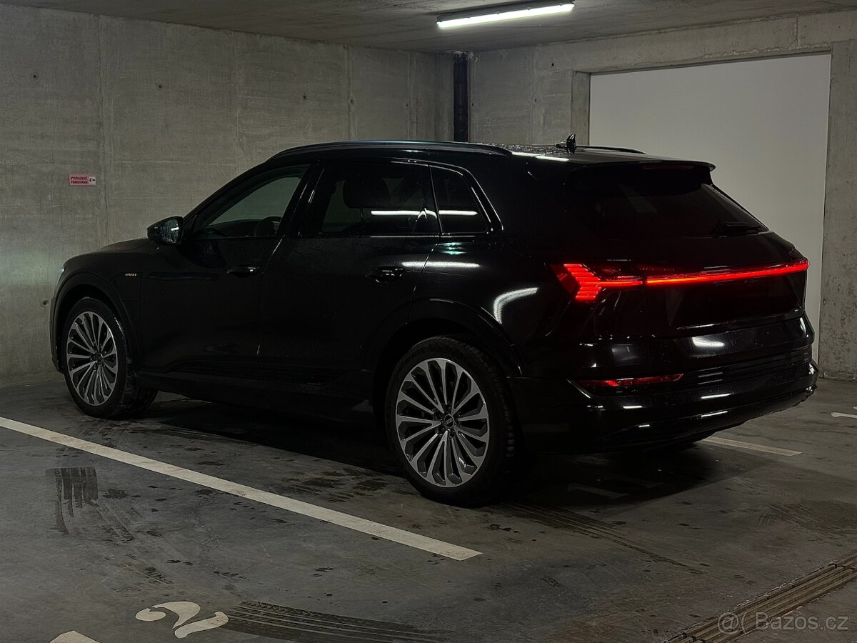 AUDI E-TRON 55 QUATTRO 300kw DPH ZÁRUKA - 6