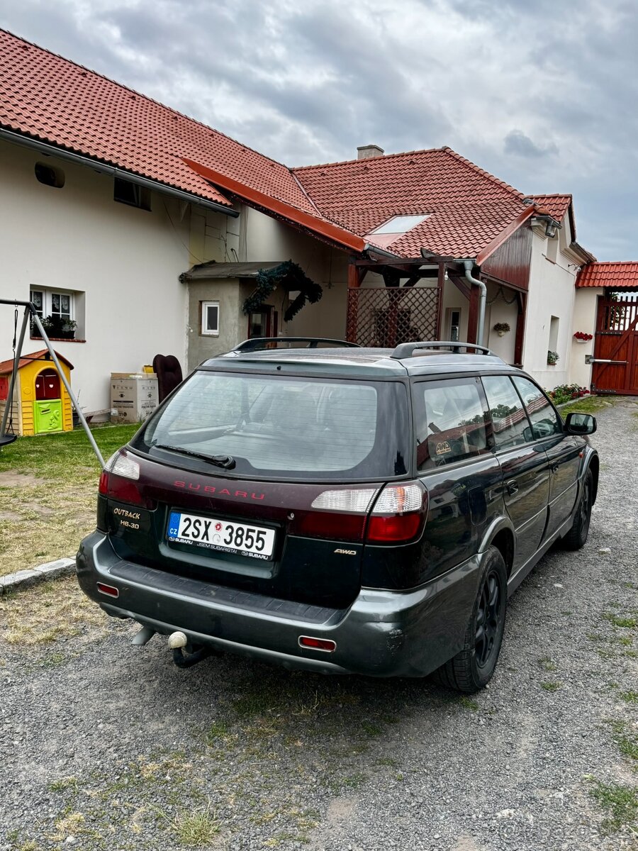 Subaru Legacy Outback 4x4 rok 2003 3.0 154 kW LPG - 6