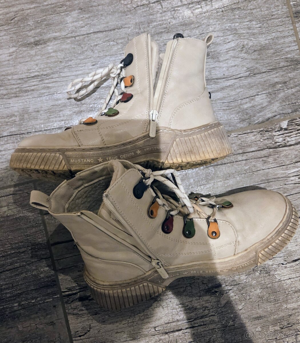 Kotníkové boty s kožíškem Mustang - 6