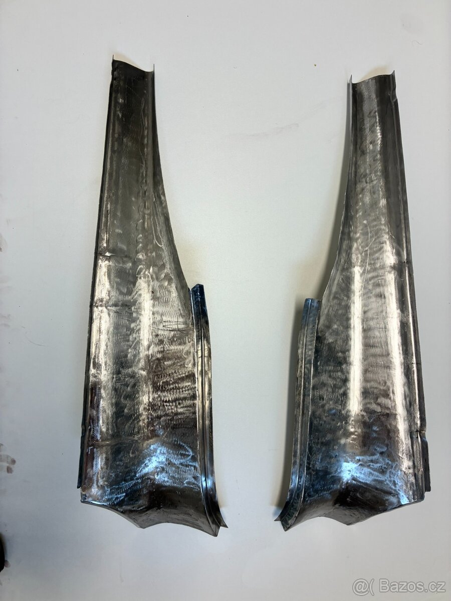 Vrchní část zadní kapsy Tatra 603-3 - 6