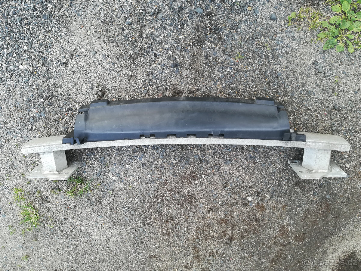 Nárazník přední,blatníky na Citroen C4 LC stříbrná KCH - 6