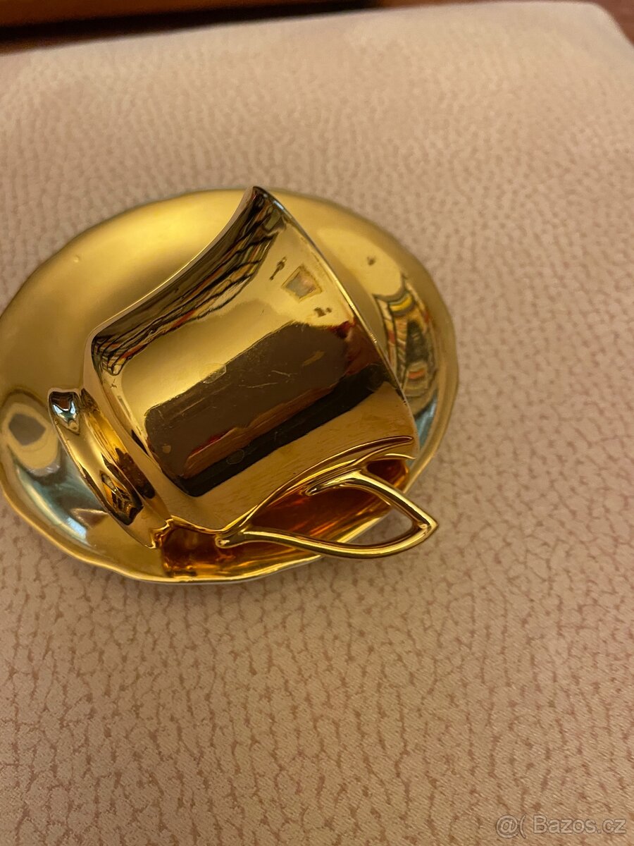 Set kávové soupravy 6 hrnečků a 6 taliřků - 6