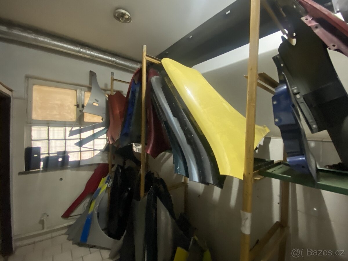 prodám přední blatník Škoda Fabia 2 tel 731328873 - 6