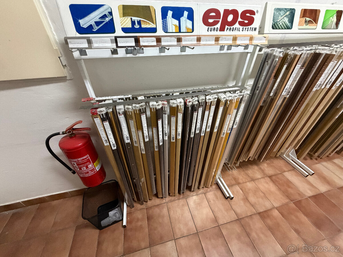 Soubor materiálu (PVC profily, hliníkové profily - 6