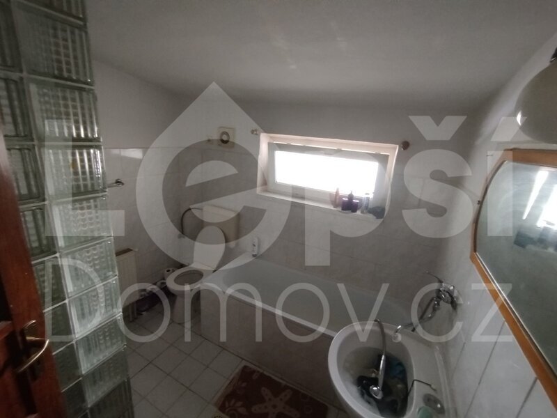 Prodej rodinného domu se dvěmi bytovými jednotkami 118 m2 - 6