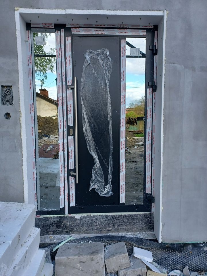 Prodám nové hliníkové dveře .Belgický profil. Aliplast - 6