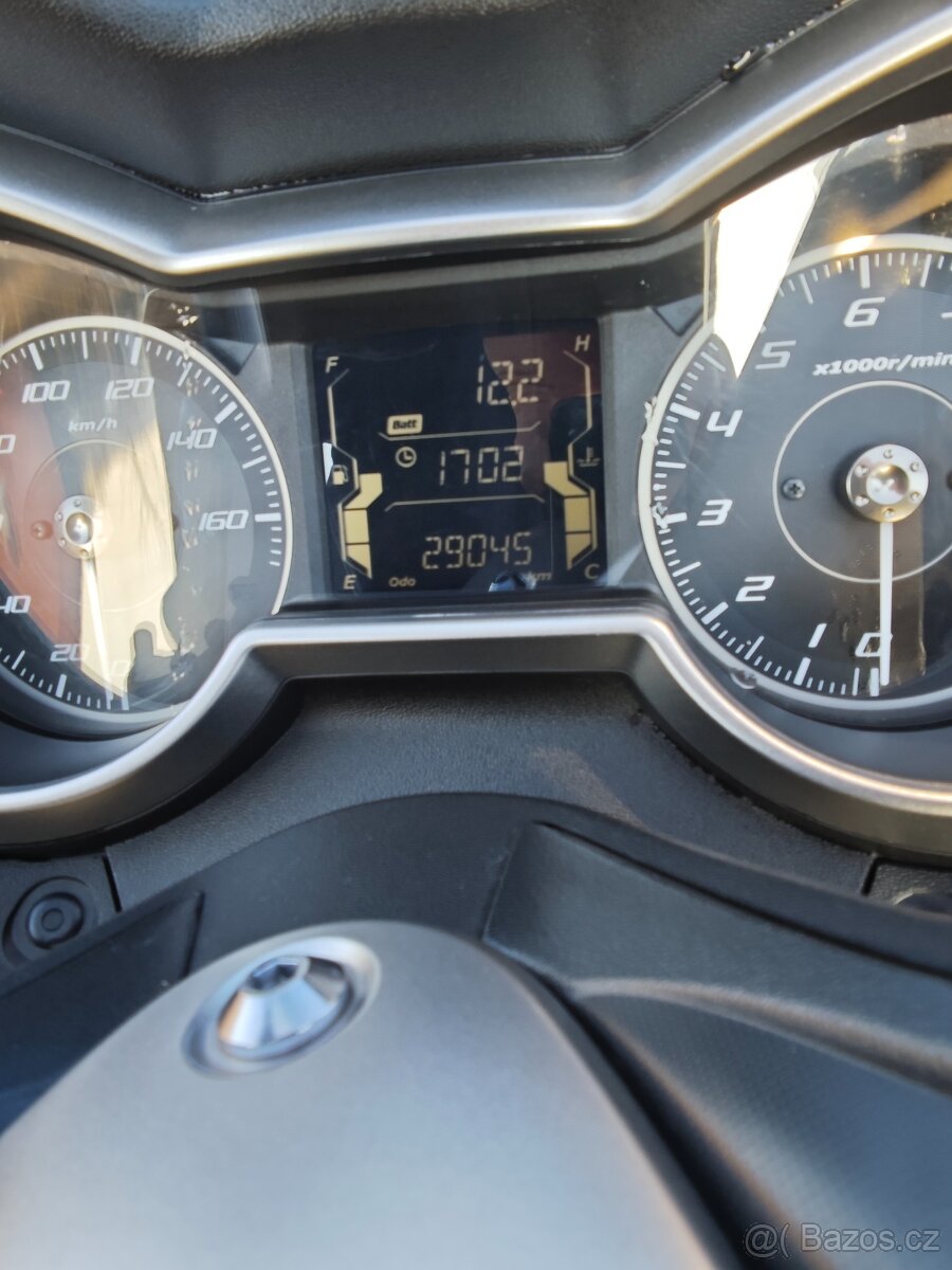 Yamaha X-MAX 300 - 6