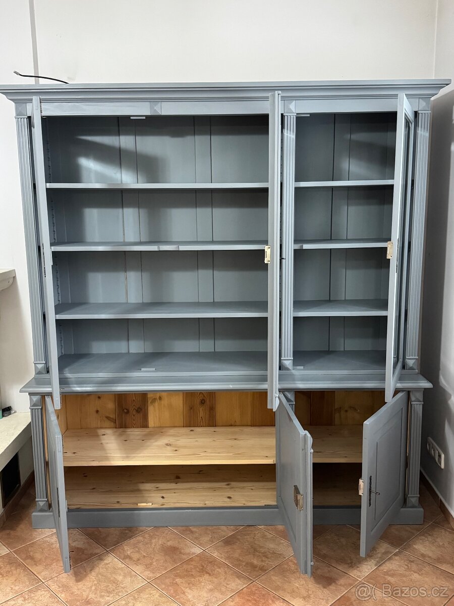 Knihovna/kredenc/skříň s prosklenými dvířky - masiv - 6