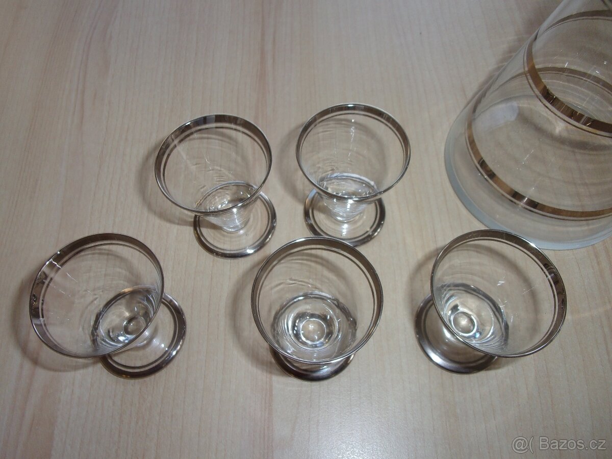 STARÁ SOUPRAVA - SKLENĚNÁ KARAFA, SKLENIČKY A TÁC - 6