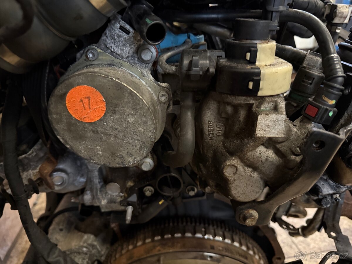 Prodám díly z motoru Renault typ R9N - 6