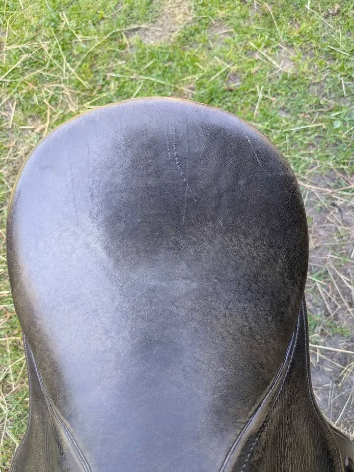 Drezúrní sedlo M.Benz - 6