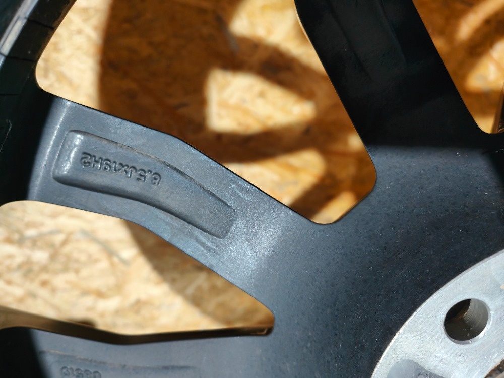 Zimní sada Autec Uteca 235/40/R19 96V - 6