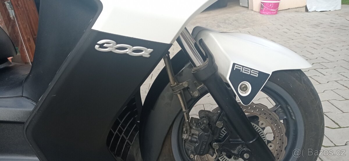 Kymco 300 i ABS - 6