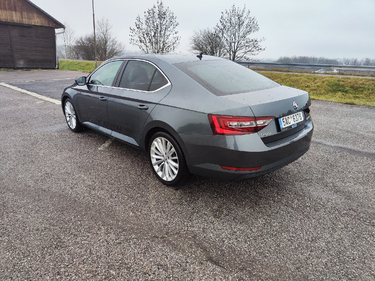 Škoda Superb 3,2.0 TDI,4x4 - 6