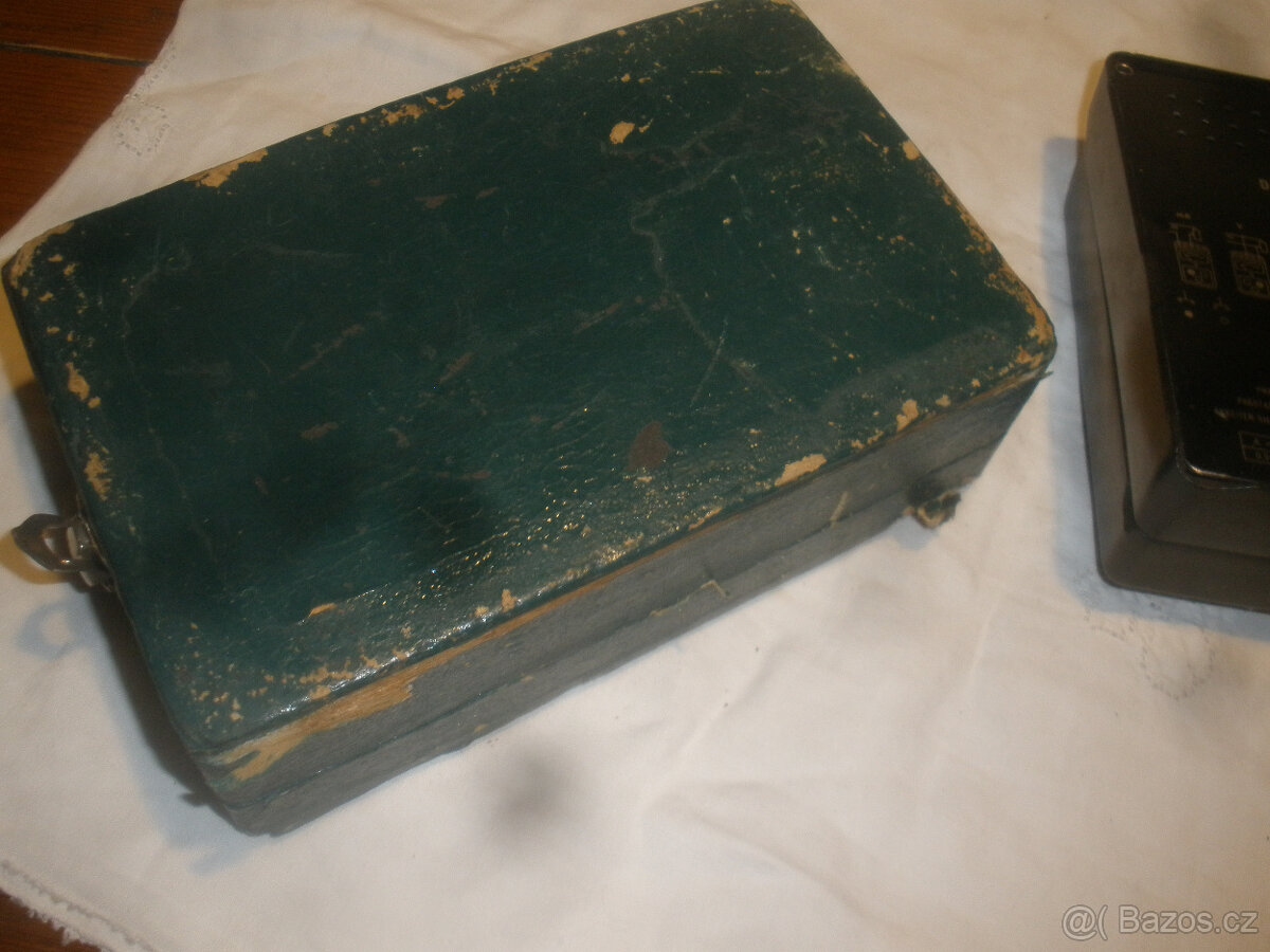 Starý měřící přístroj DU 10 - 6