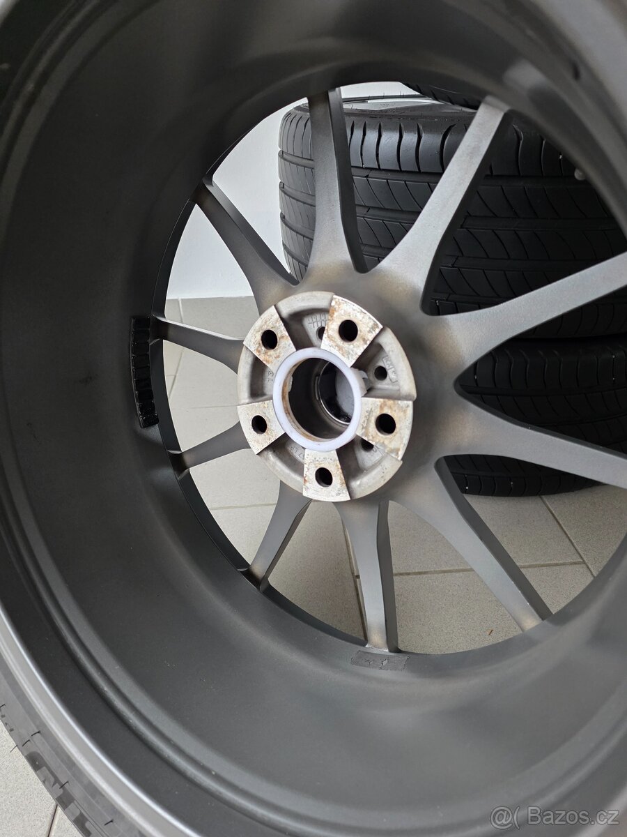 OZ Formula HLT _ 5x120 - Letní Michelin 255/40/19 - 6